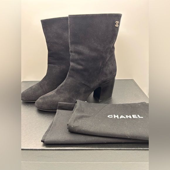 CHANEL Black Suede CC Calfskin Short Boots Made in Italy Size 38 Box Dustbags - Picture 11 of 15